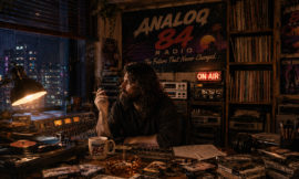 Analoq 84 Radio: когда будущее ещё звучало на аналоговых синтезаторах